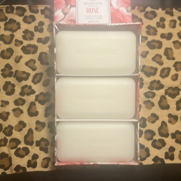 NWT Diamanté Triple Milled Beauty Bars x 3 In Rose Made in Italy - Picture 4 of 8